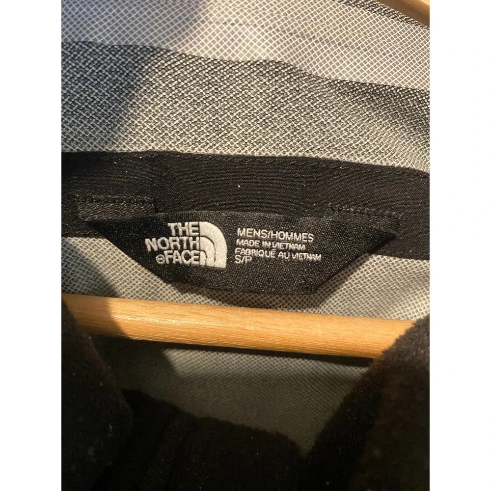 The North Face DryVent Hooded Rain Jacket Mens Small Black Full Zip Windbreaker
